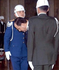malki_qabr_khumaini1 malki_qabr_khumaini1